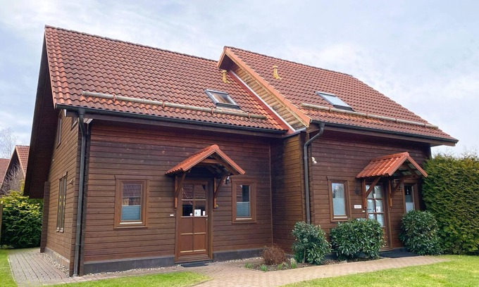 Rotacker House | Doppelhaushälfte in Hasselfelde