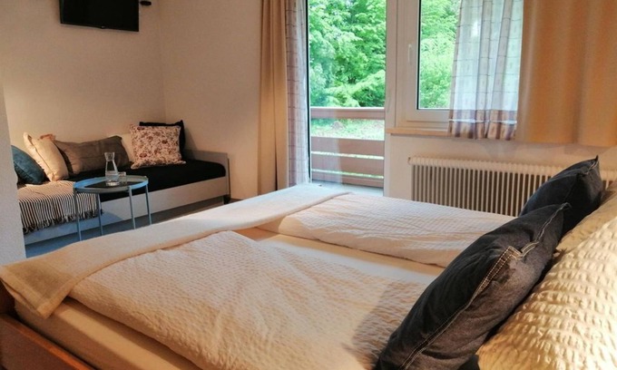 Finkenstein am Faaker See House | Doppelzimmer Südseite Balkon - Grüner Heinrich - Bett & Frühstück