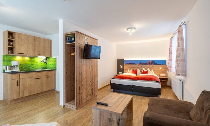 Nesselwaengle Apartment | Doppelzimmer Deluxe - Appartments und Pension Mariandl