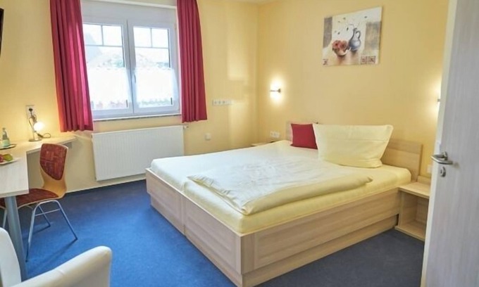 Homberg Apartment | Doppelzimmer Katg. 3 Premium mit Eigenem Badezimmer