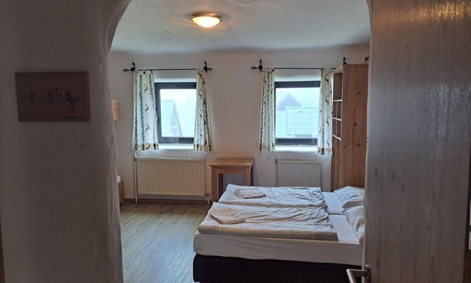 Spital am Pyhrn Apartment | Doppelzimmer mit Dusche, WC - Thomas´s Daheim