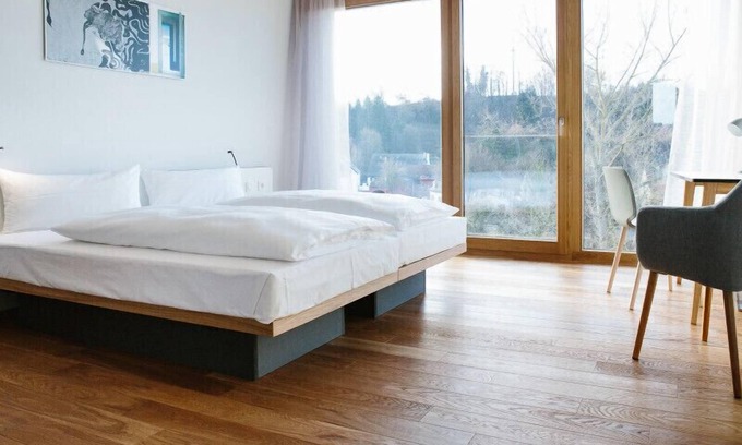 Muellheim Apartment | Doppelzimmer mit Frühstück