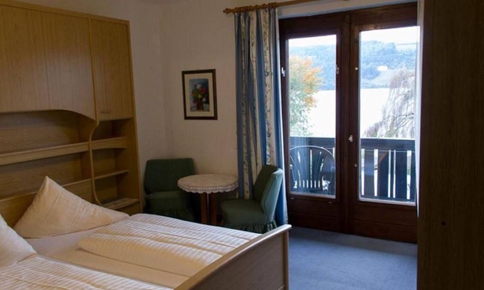 Millstatt Bed & Breakfast | Doppelzimmer - Pension Härring Direkt am See