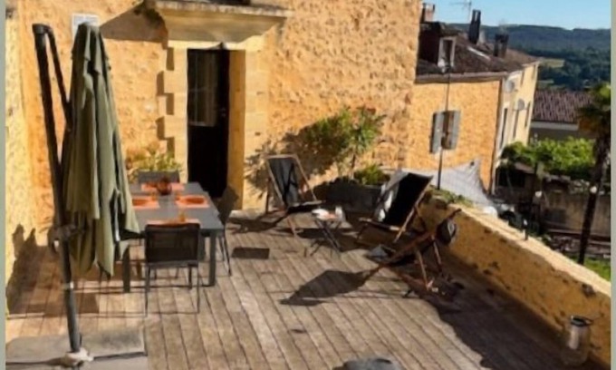 Pays-de-Belves House | Dordogne, in the heart of Black Perigord, village house with private pool