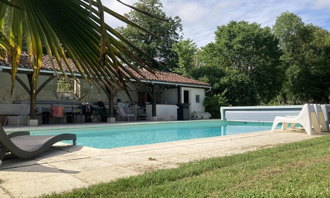 Agonac House | Dordogne, Maison Avec Grande Piscine, 5 Chambres, 11 Couchages + 2 Lits Bébé