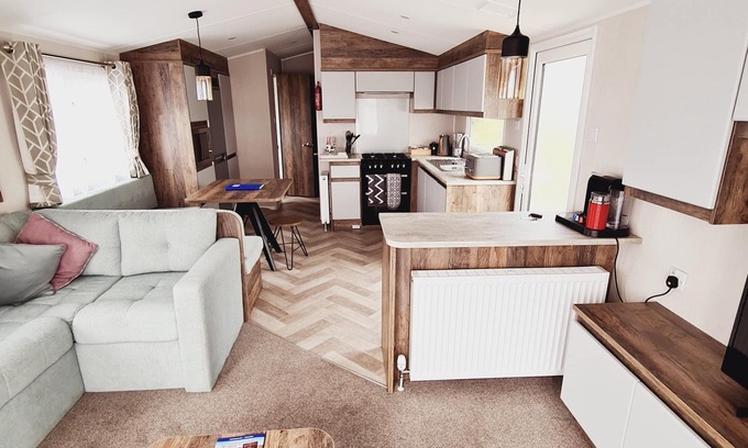 Bridport House | Dorset - Freshwater Beach Holiday Home .with its own private beach!