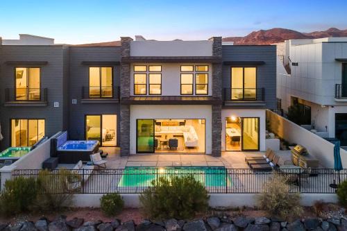 Washington House | Double Eagle on the 8th home