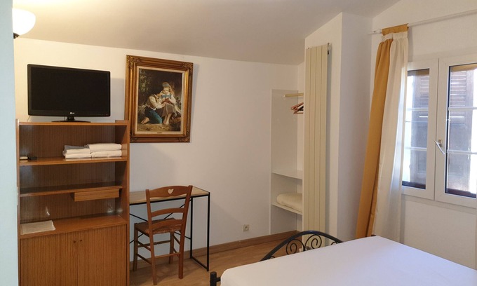 Abbazia Apartment | Double room-Ensuite-Mountain view