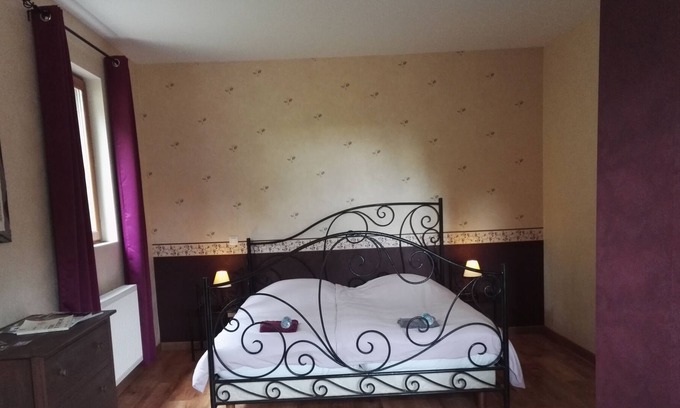 Saint-Martin-du-Puy Bed & Breakfast | Double room for a couple or a family