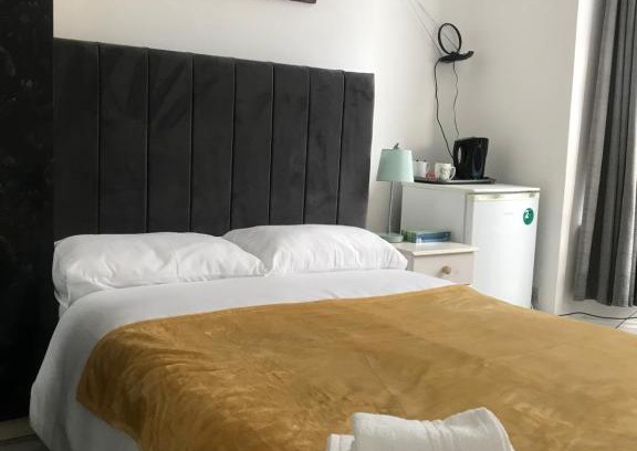 Plumstead House | Double Room Central Location