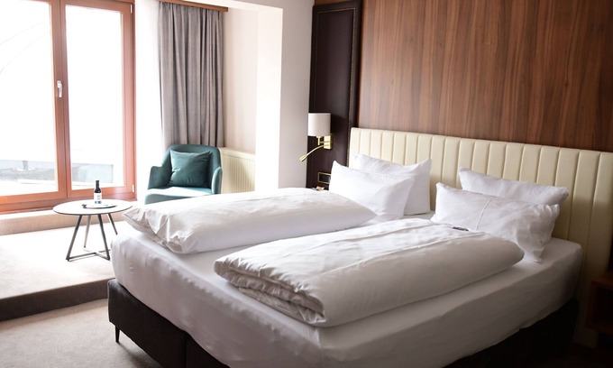 Center House | Double room comfort, shower or bath, WC - Hotel am Schloss