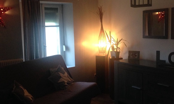 Falaise House | Double room in a house overlooking a natural horizon.
