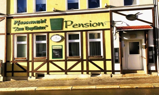 Plauen Bed & Breakfast | Double room, shower, WC, Standard 1 - Pension Anno1866