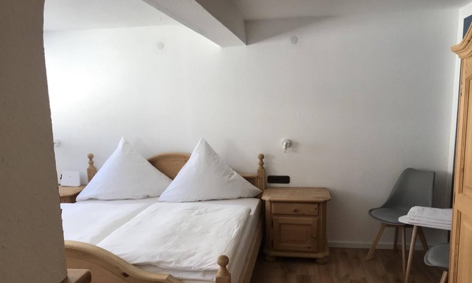 Hirschegg House | Double room standard No. 5, shower / toilet - Gasthof Hirsch