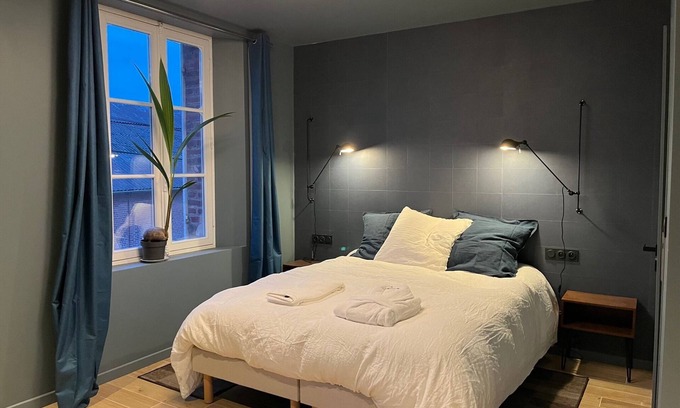 Villers-Cotterets Apartment | Double room with bathroom