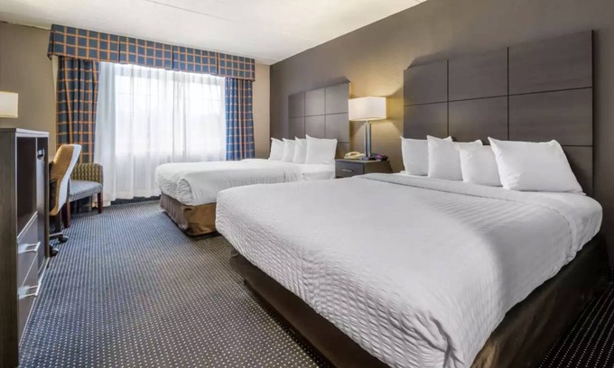 New Cumberland House | Double room with bath close to the State Capital