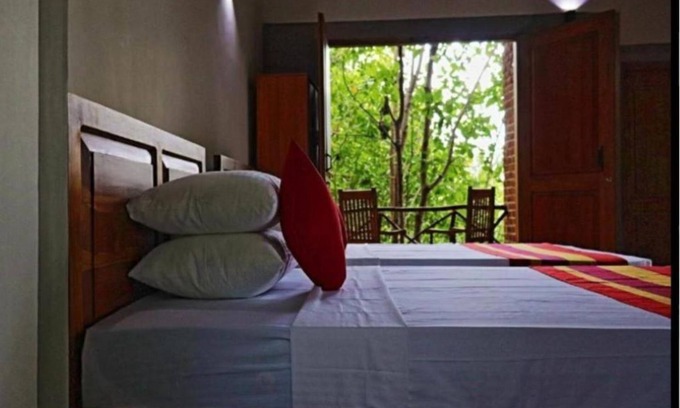 Mallawapitiya Villa | Double Room with Balcony - THE HIDEOUT KURUNEGALAnn
