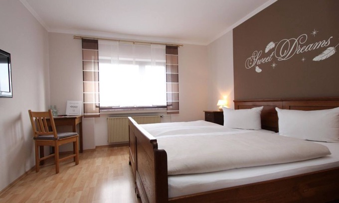 Plutscheid Bed & Breakfast | Double room with shower/WC - Gasthaus-Pension-Rest. Bucket