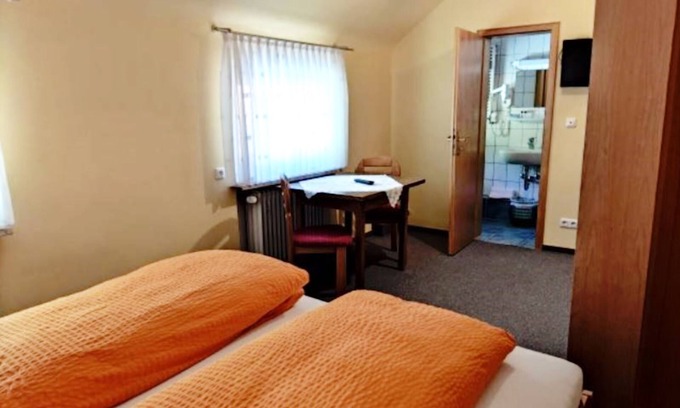 Beerfelden Cottage | Double room without balcony 08 - Gasthaus Zum Pälterwald