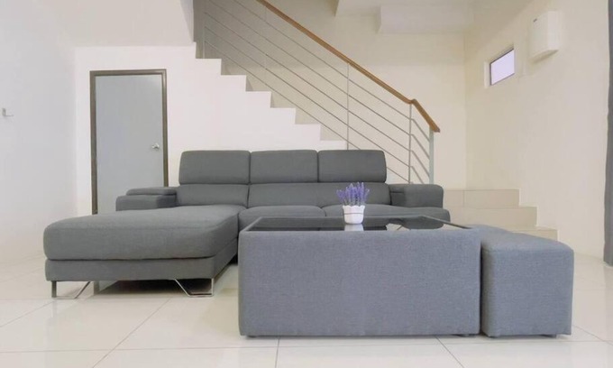 Ijok House | Double Storey Sweet Home 12pax @ Puncak Alam