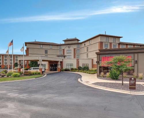 Bloomington Hotel | DoubleTree by Hilton Bloomington