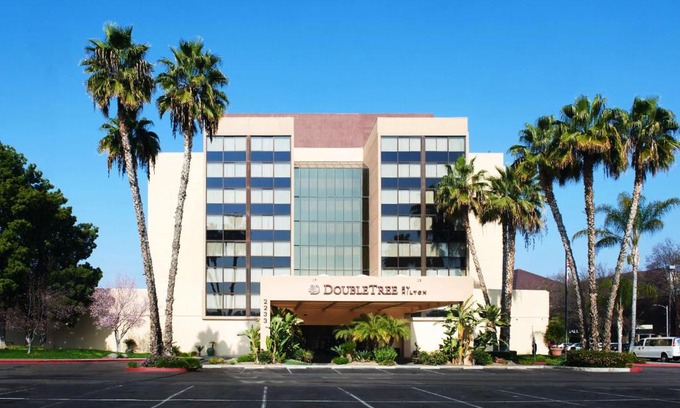 Downtown Hotel | DoubleTree by Hilton Fresno Convention Center