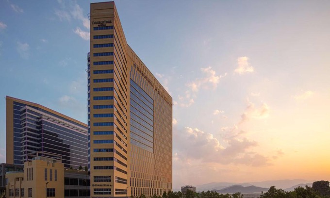 Al-Fujairah Hotel | Doubletree By Hilton Fujairah City