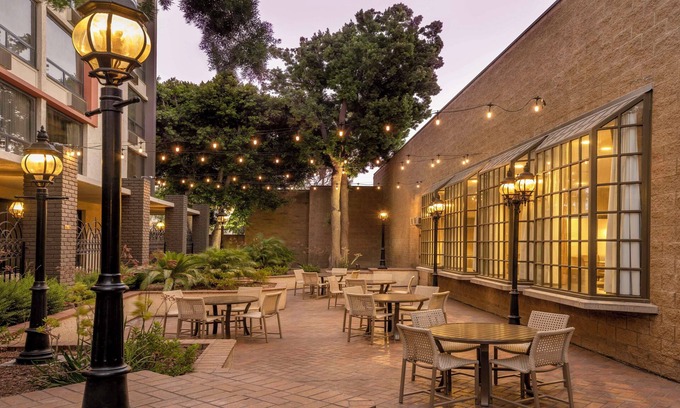 San Bernardino Hotel | DoubleTree by Hilton Hotel San Bernardino