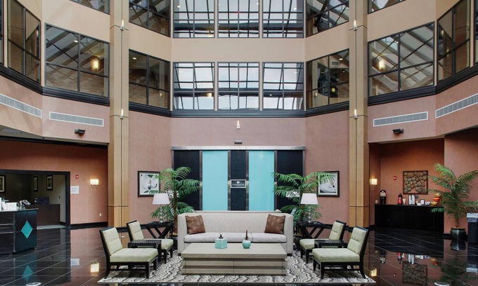 Bentonville Hotel | DoubleTree Suites by Hilton Bentonville