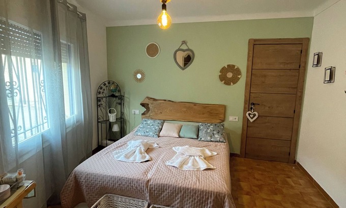 Darnius Bed & Breakfast | Douce Pose