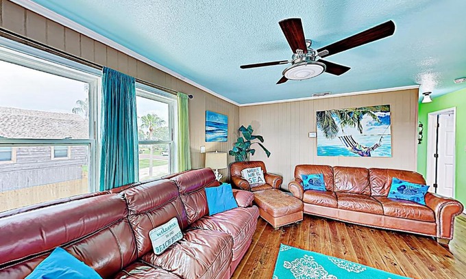 Port Aransas House | Down By The Sea