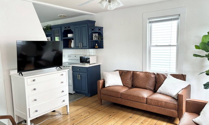 Bristol House | Downtown, 3 Blocks to Ocean!