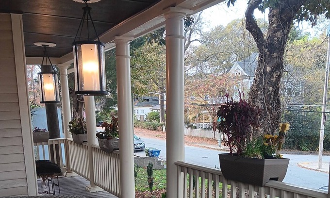 Mechanicsville House | Downtown Abbey @ Dodd. Spacious and stylish home located in Downtown Atlanta !