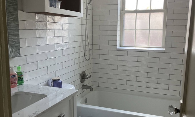 Ghent Condo | "Downtown Apartment: Perfect Location with Easy Access to Everything!"