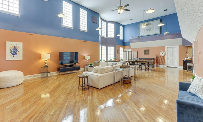 Lancaster Apartment | Downtown Apt: 23 Mi to Hocking Hills State Park