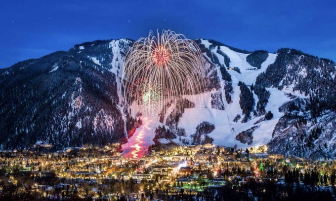 West End Resort | Downtown Aspen 2BR Presidential condo w/Heated Pool & Hot Tub,valet ski storage