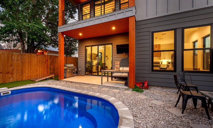 Govalle House | Downtown ATX - Dual-Home Retreat with 2 Pools