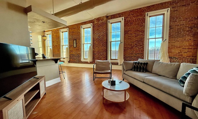 Cedar Falls Apartment | Downtown CF Retreat: King Beds, Brewery Below!
