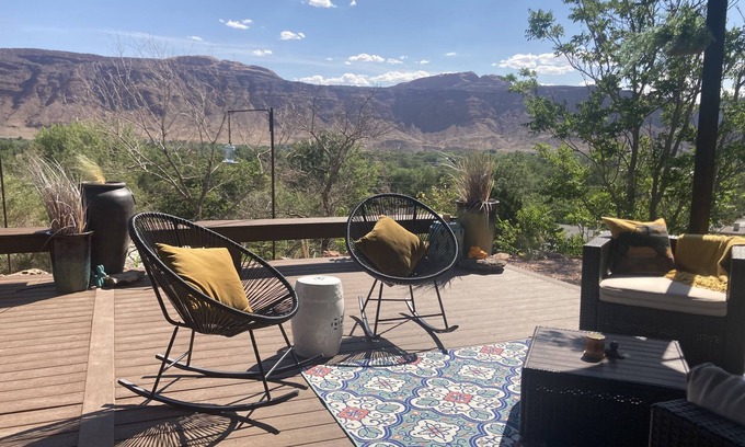 Moab House | Downtown, Dog Friendly, Moab Home with Amazing View