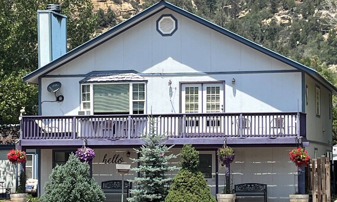 Lewis House | DOWNTOWN DOLORES COLORADO w/river access - Stay at Cozy Comfort Inn, Dolores, CO