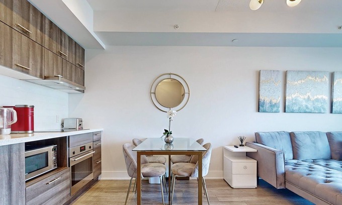 Markham Condo | Downtown Markham Luxury Condo with Gym and free parking
