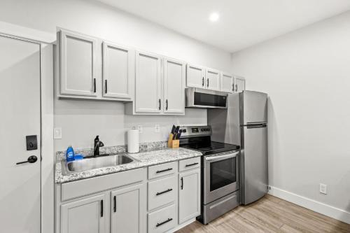 Great Falls Apartment | Downtown One Bedroom Apartment Fully Furnished