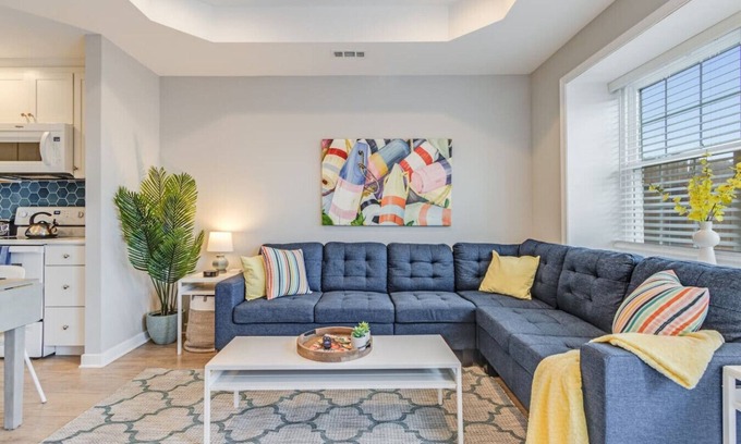 Lewes Condo | Downtown * Walk to the Beach * Free Bikes