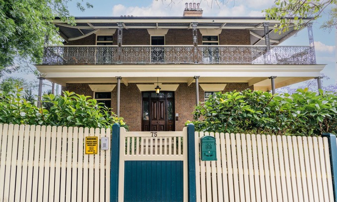 Camden House | Dr Crookston's Guest House Circa 1880