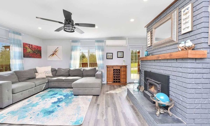 Regional District of Nanaimo House | Dragonfly Cottage Sum