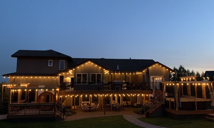 Sherwood Park House | Dragonfly Inn, Walkout Suite.