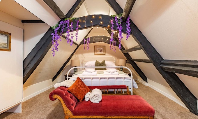 Acle Apartment | Dragons Rest - Norfolk Holiday Properties