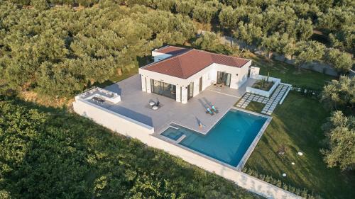 Meso Gerakari Villa | Drallos Luxury Villa - Private Heated Pool & Large Groups, by ZanteWize
