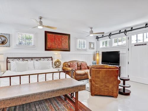 Thomas Square Apartment | Drayton Place Carriage Unit 1