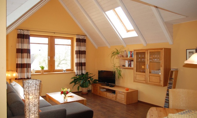 Alt Meteln Apartment | Dream apartment in the countryside near the city and the Baltic Sea. No rental to fitters